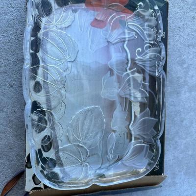 Vintage Crystal Clear Industries Casandra pattern clear and frosted glass rectangular serving platter with floral design