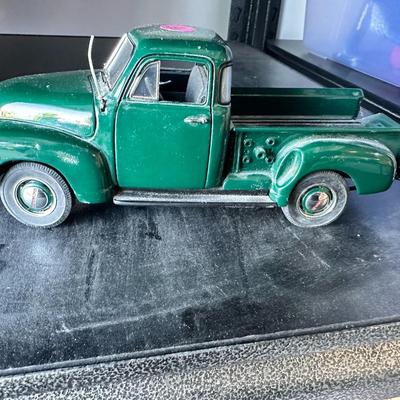 1:25 Ford F-1 Pick Up 1948 MAISTO Special Edition