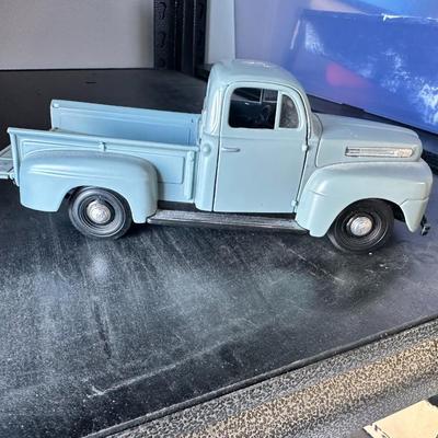 1:25 Ford F-1 Pick Up 1948 MAISTO Special Edition