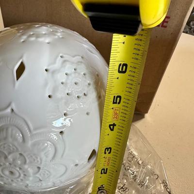 White Garden Ball (Set of 2)