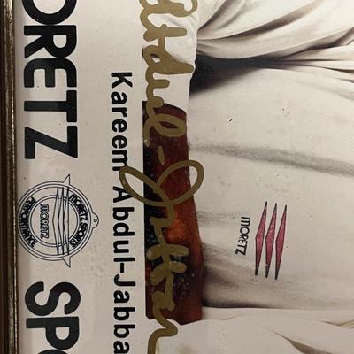 Kareem Abdul-Jabbar Autographed 8x10 Photo