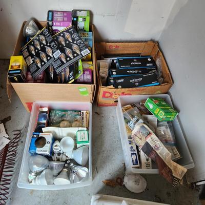 Large Lot of Household Light Bulbs Many types and sizes