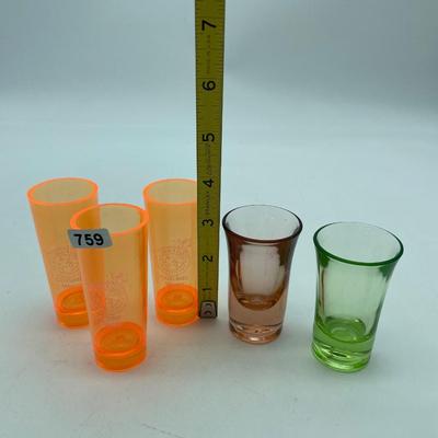 3 plastic/2 glass shot glasses