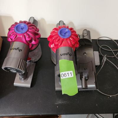 2 Dyson Cordless Vacuums w 1 Charger Both tested working