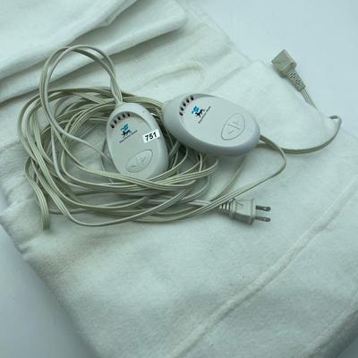 Queen size mattress warmer with 2 controls