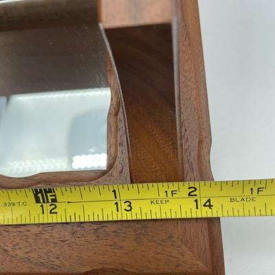Shelf with mirror back