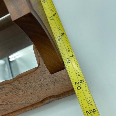 Shelf with mirror back