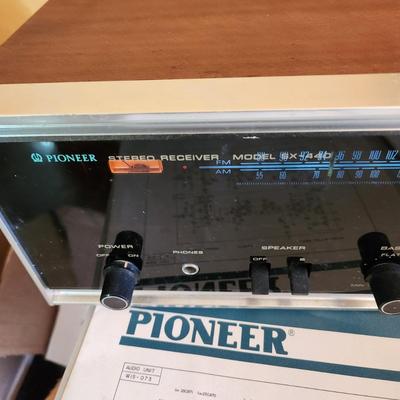 Pioneer SX-440 Receiver with Manual Paperwork