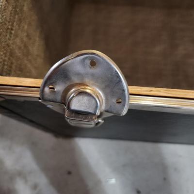 Vintage Storage Trunk 40x22x24 No Key for Lock