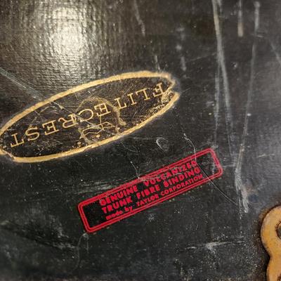 Vintage Vulcanized Trunk 36x21x24 No key for lock