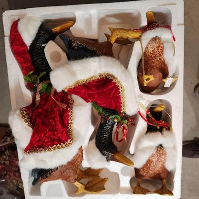 Grandeur Noel 2002 Holiday Duck Family