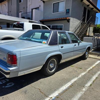 1989 Ford Crown Victoria