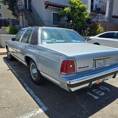 1989 Ford Crown Victoria
