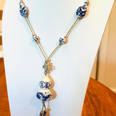 Vintage hand knotted Chinese porcelain blue and white necklace