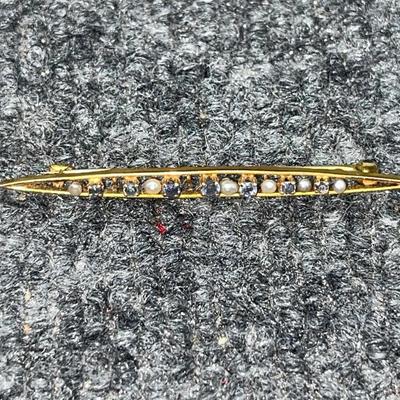 Antique 10K Ladies Pearl Bar Pin