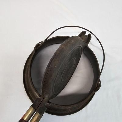 #8 Wagner Cast Iron Waffle Griddle & Stand (BS-JS)