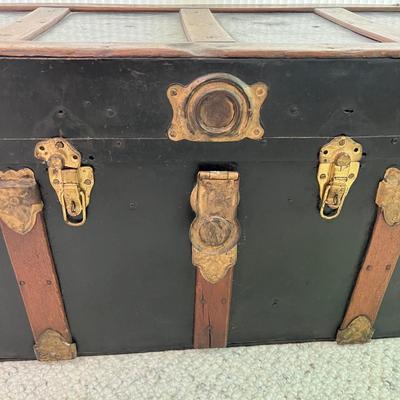 Vintage Steamer Trunk (BB-MK)