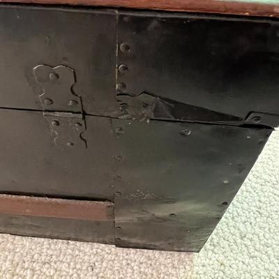 Vintage Steamer Trunk (BB-MK)