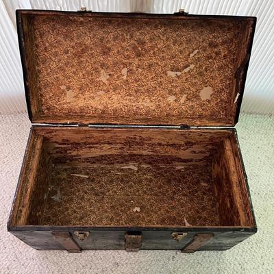 Vintage Steamer Trunk (BB-MK)