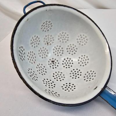 Vintage Enamel Kitchen Items (BS-JS)