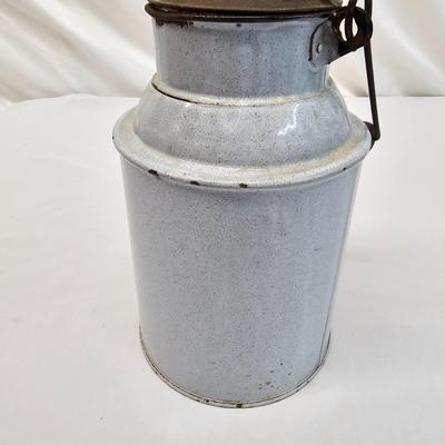 Vintage Enamel Kitchen Items (BS-JS)