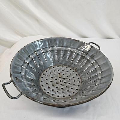 Vintage Enamel Kitchen Items (BS-JS)