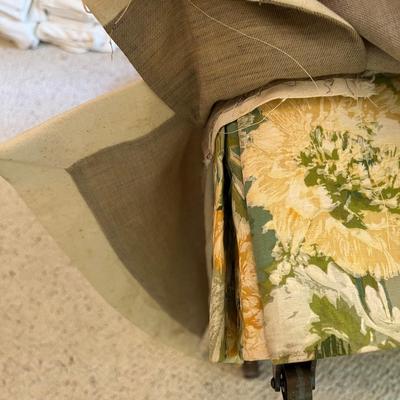 Hendredon Skirted Armchair (BB-MK)