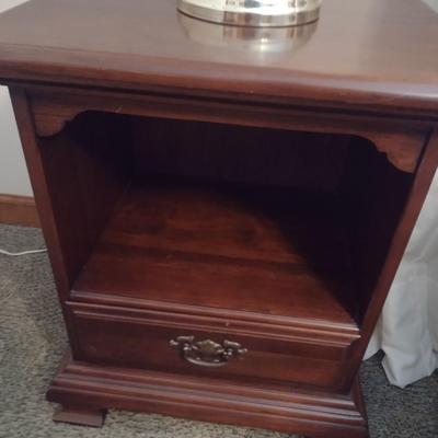 Solid Wood Cherry Bedside Table Taylor Jamestown Choice B
