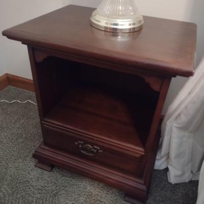 Solid Wood Cherry Bedside Table Taylor Jamestown Choice B