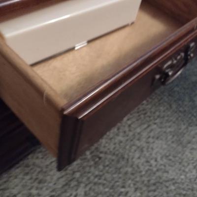 Solid Wood Cherry Bedside Table Taylor Jamestown Choice B