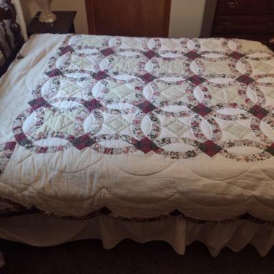 Patterned Quilt 94"