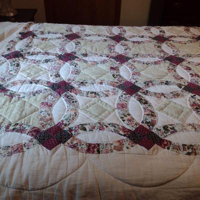 Patterned Quilt 94"
