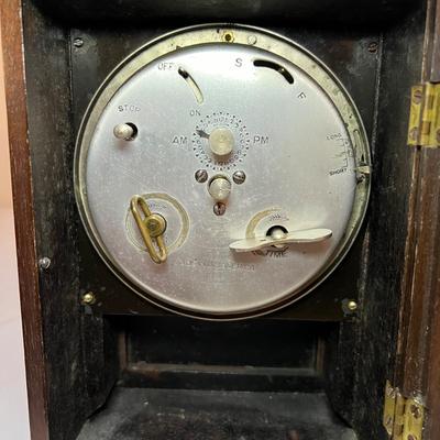 Seth Thomas 8-Day Automatic Alarm Clock (LR-RG)