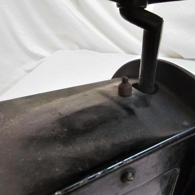 Vintage No.930 King Coffee Mill & Charles Young Scale (BS-JS)