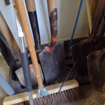 Nice Collection of Garden Hand Tools and Tool Caddy
