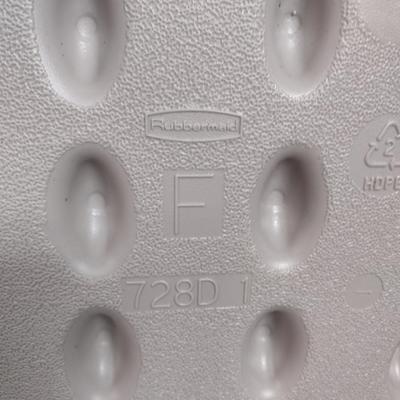 Rubbermaid Flip Top Composite Storage Bin