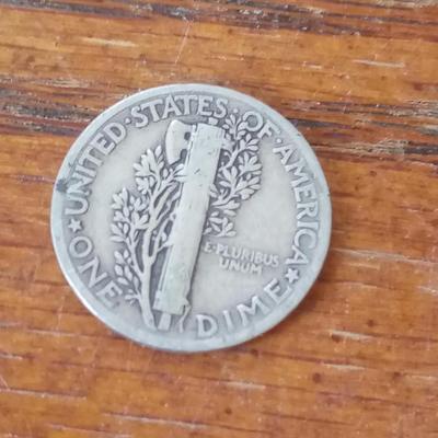LOT 51 1936 MERCURY DIME