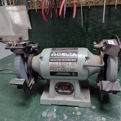 Delta Double Wheel Bench Grinder