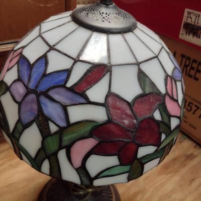 Tiffany Shade Design Table Lamp