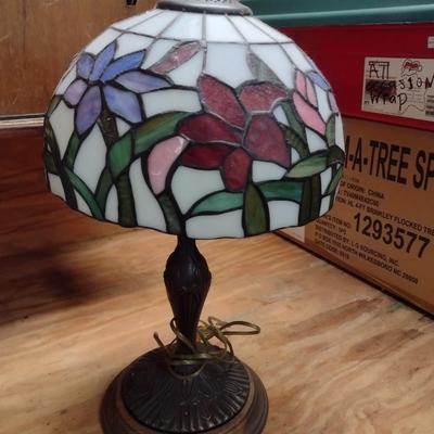 Tiffany Shade Design Table Lamp