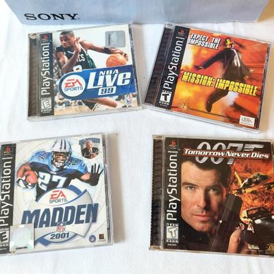 Lot #34 Sony Playstation Dual Shock w/4 games - works