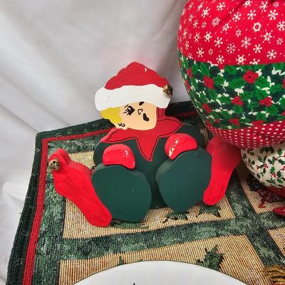 Christmas Linens, Plates, Decor & More (BS-JS)