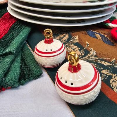 Christmas Linens, Plates, Decor & More (BS-JS)