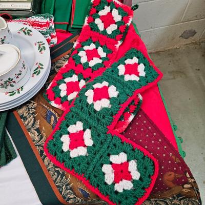 Christmas Linens, Plates, Decor & More (BS-JS)