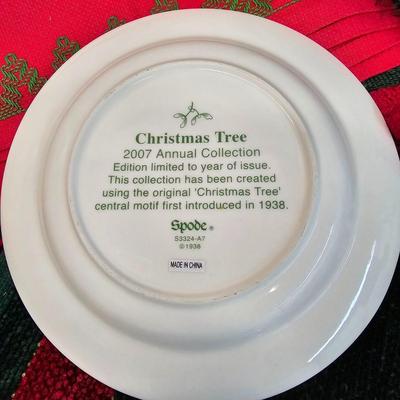 Christmas Linens, Plates, Decor & More (BS-JS)