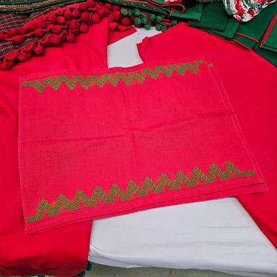 Christmas Linens, Plates, Decor & More (BS-JS)