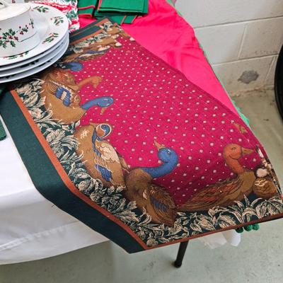 Christmas Linens, Plates, Decor & More (BS-JS)