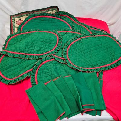 Christmas Linens, Plates, Decor & More (BS-JS)