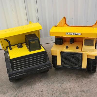 Two Metal Toy Dump Trucks Tonka, Remco
