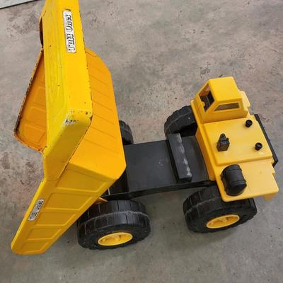 Two Metal Toy Dump Trucks Tonka, Remco